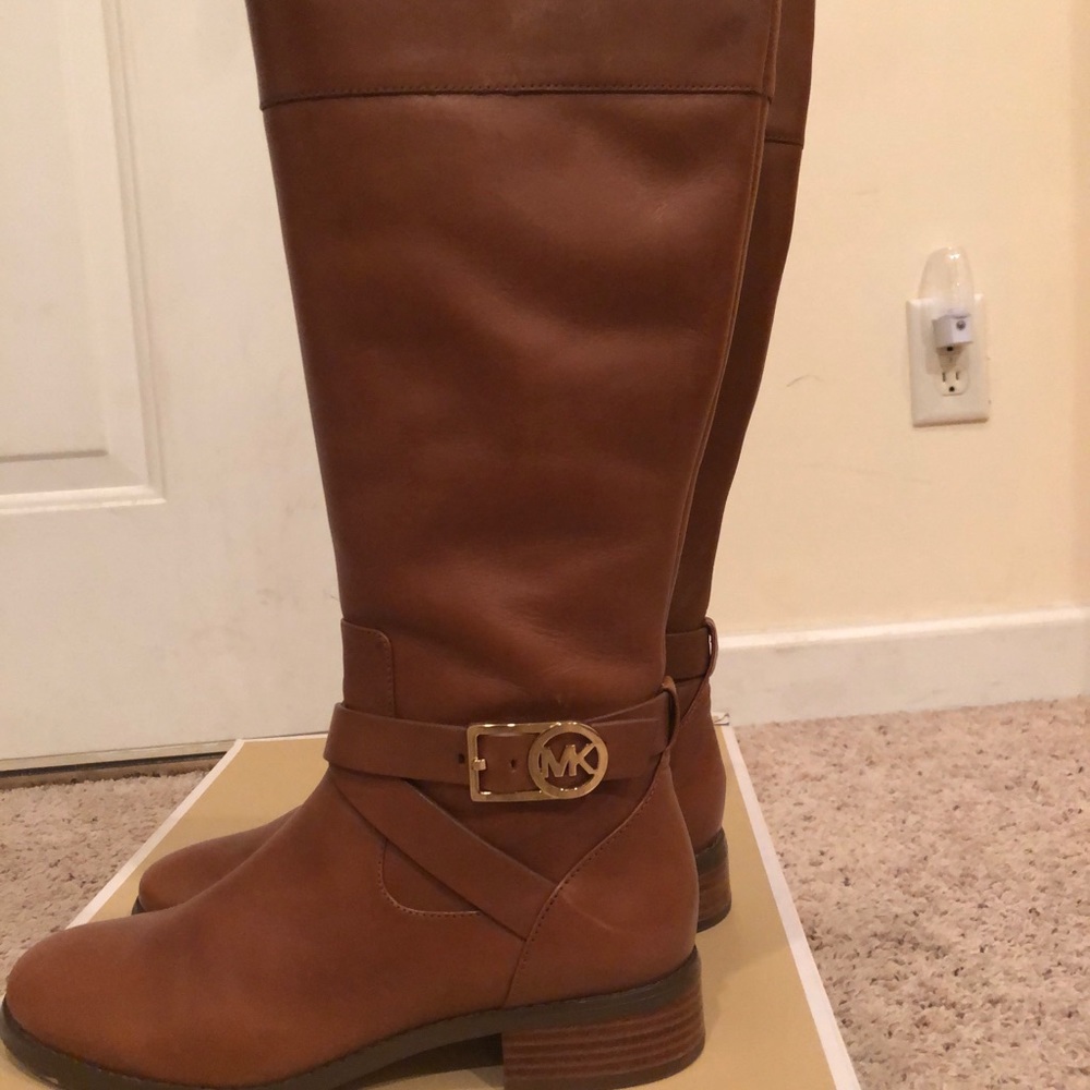 8.5 Michael Kors Luggage Boots